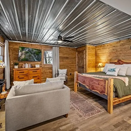 Ferienwohnung Little Mountain Hide Away